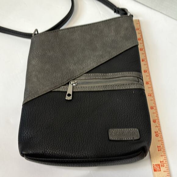 Casa diNova Vegan Crossbody Purse Black and Gray Pebbled Leather. Strap Adjusts - Picture 4 of 13